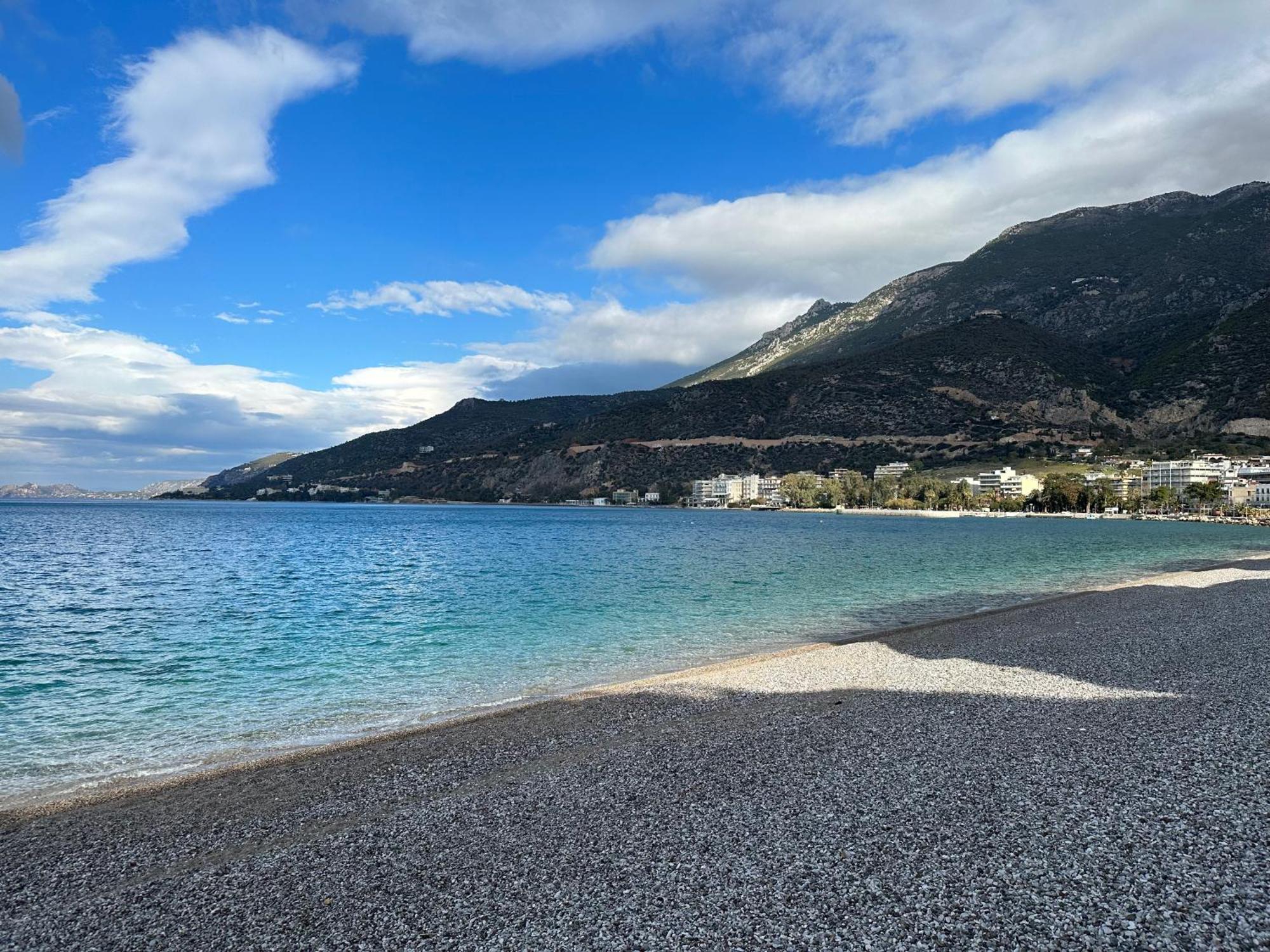 Appartamento Beachfront Promenade Loutráki Esterno foto